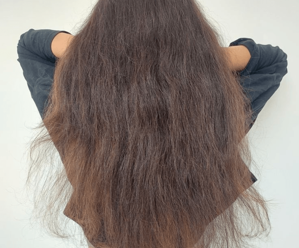 Cómo evitar el encrespamiento del pelo